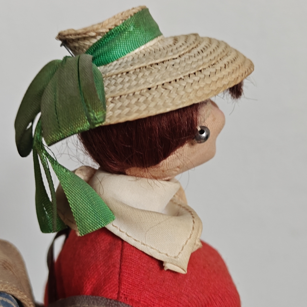 Rare Klumpe Artist Character Doll Lady Hiker Traveller Sightseer 11" Collectible - Picture 8 of 16